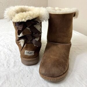 UGG Australia Bailey Bow II Chestnut Boots Women's Size 6 Boho Granola Grunge